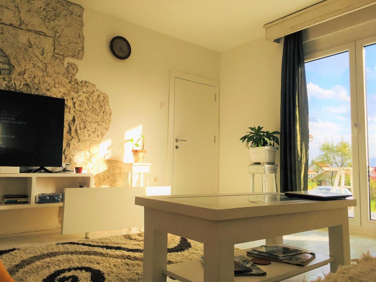 Mala Oaza Apartment Cacak Luaran gambar
