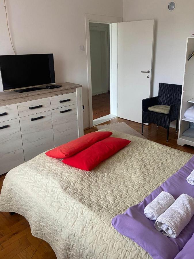 Mala Oaza Apartment Cacak Luaran gambar